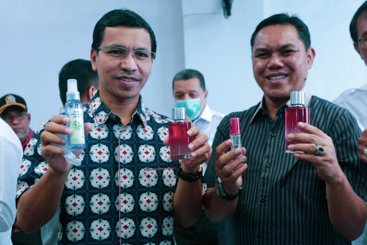 DPRK Banda Aceh Tinjau Pembuatan Hand Sanitizer di SMK SMTI Banda Aceh