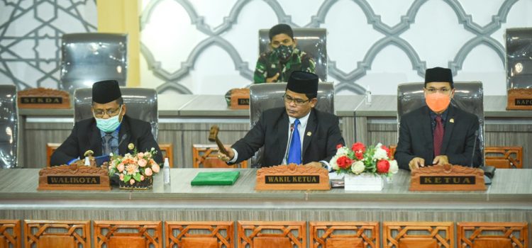 [FOTO]: Rapat Paripurna Penyampaian Rekomendasi terhadap LKPJ Wali Kota Banda Aceh Tahun 2020