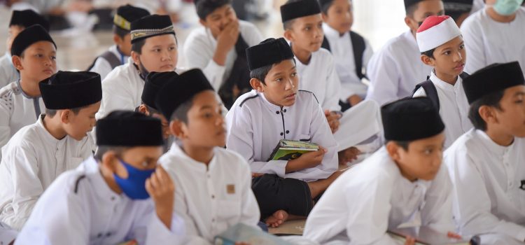 Ketua DPRK Tutup Daurah Al-Qur’an di Masjid Oman Lampriet
