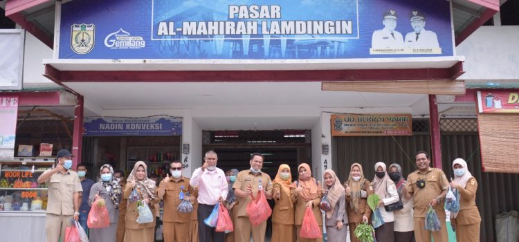 Sekretaris DPRK Banda Aceh Boyong Pegawai Berbelanja ke Pasar Al-Mahirah Lamdingin
