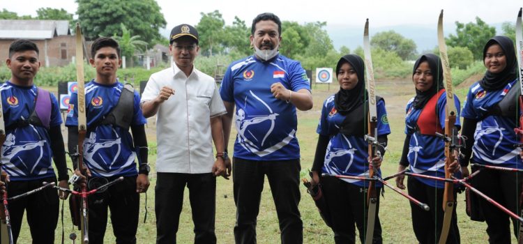 Ketua DPRK Lepas Atlet Panahan Banda Aceh ke Ajang Pra PORA