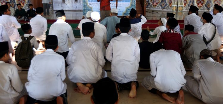 Ketua DPRK Buka Daurah Qur’an di Masjid Baitussalihin, Ajak Orang Tua Motivasi Anak Menjadi Hafiz