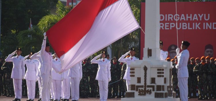 [FOTO]: Ketua DPRK Hadiri Upacara HUT Ke-77 RI di Kantor Gubernur Aceh
