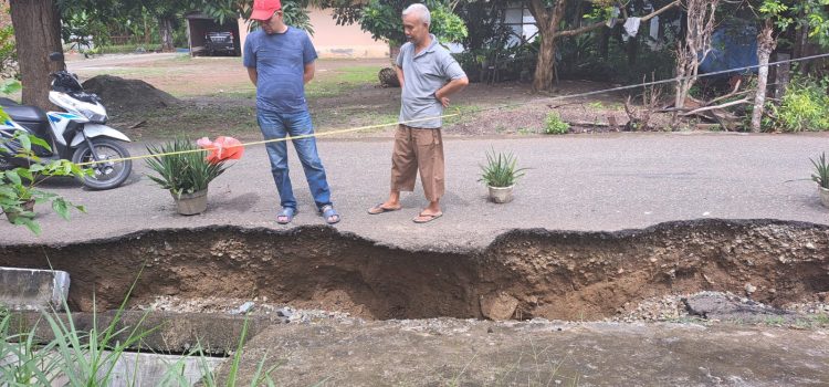 Dewan Minta Pemko Perbaiki Jalan Rusak di Gampong Ilie Ulee Kareng