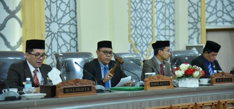 Dewan Gelar Paripurna Penyampaian Usul, Saran, dan Pendapat terkait Raqan Pertanggungjawaban APBK 2022