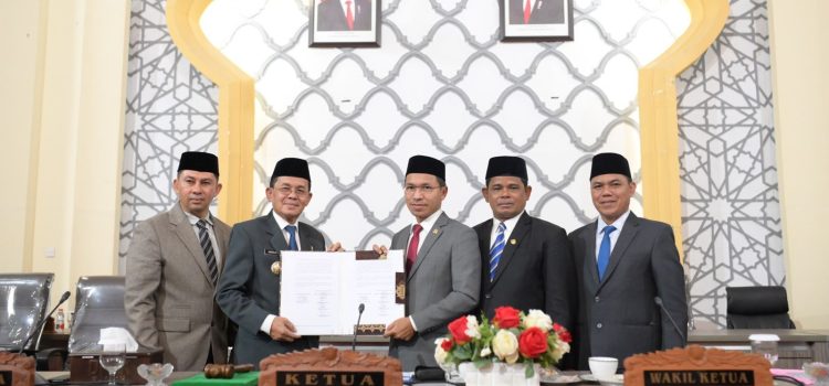 Legislatif dan Eksekutif Tandatangani Nota Kesepakatan KUA-PPAS APBK Banda Aceh TA 2024