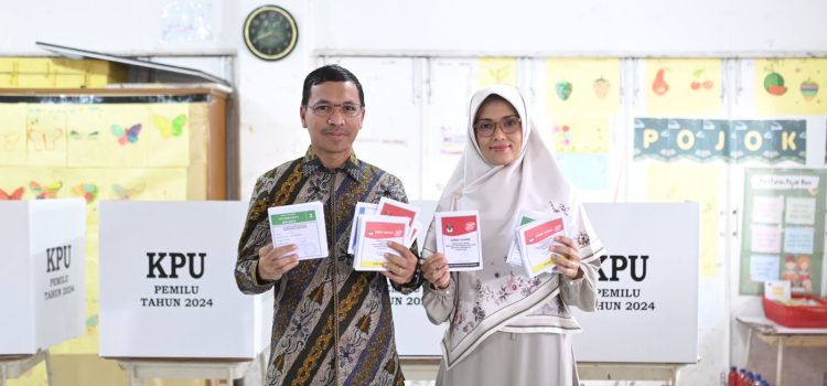 Ketua DPRK Banda Aceh Mencoblos di Gampong Beurawe Kuta Alam
