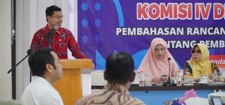 Ketua DPRK Banda Aceh Buka RDPU Raqan Pembangunan Kepemudaan