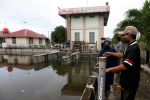 Sampah plastik yang menyumbat saluran pembuangan menjadi salah satu kendala yang dihadapi sembilan Stasiun Rumah Pompa bantuan Multi Donor Fund (MDF) di Kota Banda Aceh dalam mengantisipasi banjir genangan yang sering terjadi pada musim penghujan.