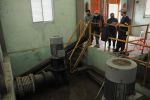 Ketua DPRK Banda Aceh Farid Nyak Umar melihat sistem kerja rumah pompa di Peuniti, Kecamatan Baiturrahman.