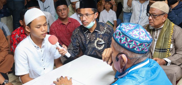 Ketua DPRK Jadi Saksi Mualafnya Seorang Warga Tionghoa di Banda Aceh