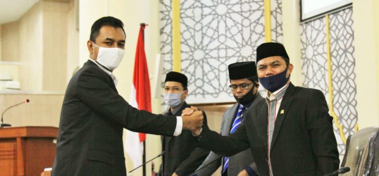 Komisi III Sampaikan Jawaban terhadap Fraksi Dewan terkait Raqan Retribusi dan Pelayanan Parkir