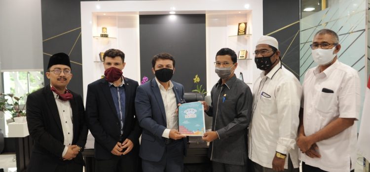 Delegasi Pesantren Tahfidz Sulaimaniyah Turki Silaturahmi ke Dewan Kota Delegasi Pesantren Tahfidz Sulaimaniyah Turki Silaturahmi ke Dewan Kota