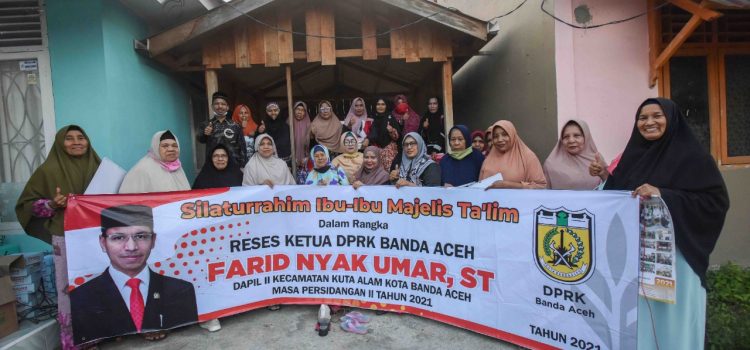 Farid Nyak Umar Tampung Aspirasi Warga Lambaro Skep Farid Nyak Umar Tampung Aspirasi Warga Lambaro Skep