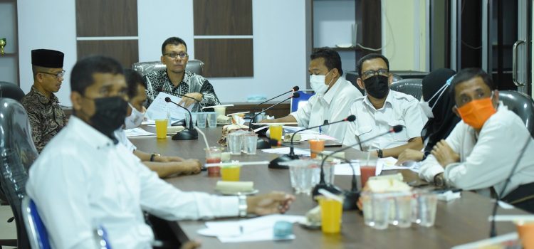 [FOTO]: Komisi I DPRK Gelar Rapat Kerja dengan Mitra