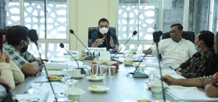 [FOTO]: Komisi III DPRK Gelar Rapat Kerja dengan Mita