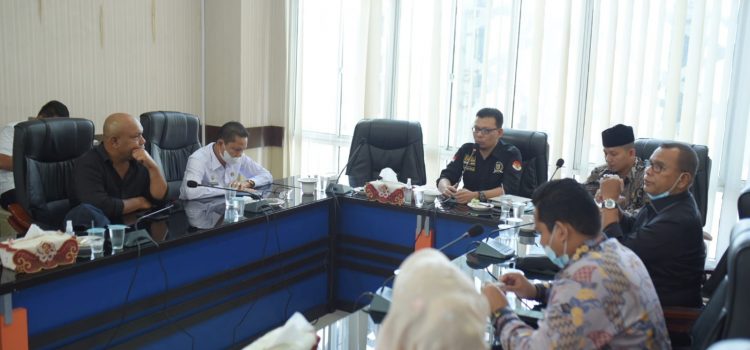 Komisi I Dorong Pemko Rancang Perwal Tentang Pemilihan Tuha Peut Gampong Komisi I Dorong Pemko Rancang Perwal Tentang Pemilihan Tuha Peut Gampong