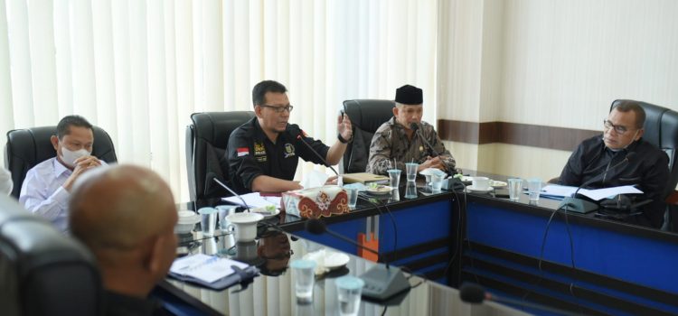[FOTO]: Komisi I Terima Audiensi Warga Gampong Ilie Ulee Kareng