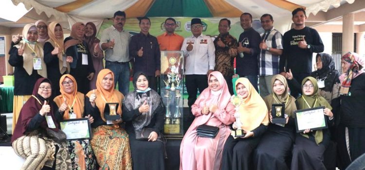 Kecamatan Meuraxa Juara Umum Festival Tet Apam Piala Ketua DPRK Banda Aceh