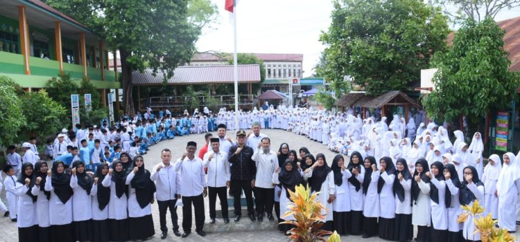 Anggota DPRK Membuka Kegiatan Ekstrakurikuler di MIN 5 Banda Aceh