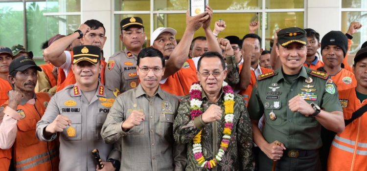 Banda Aceh Raih Piala Adipura, Ketua DPRK Apresiasi Pasukan Oranye