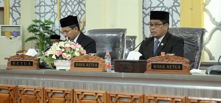 Wakil Ketua Usman Pimpin Rapat Paripurna Internal Dewan Banda Aceh