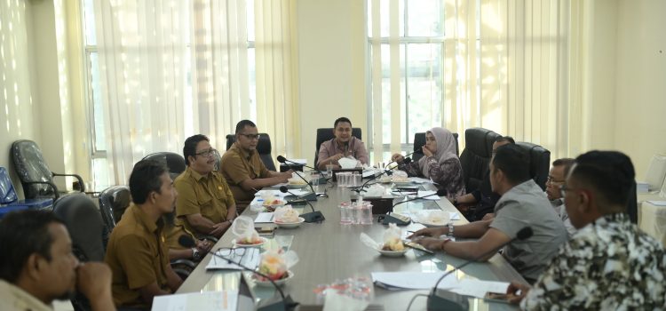 [FOTO] : Rapat Komisi I bersama DPMG dan Sekretariat Baitul Mal Banda Aceh