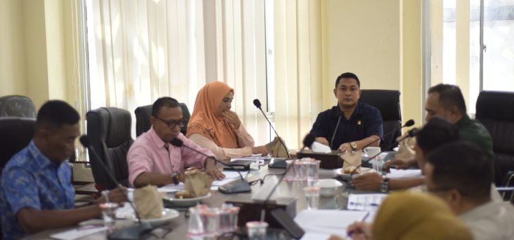 [FOTO] : Rapat Komisi I DPRK Banda Aceh dengan Mitra Kerja Kasatpol PP dan WH Kota Banda Aceh