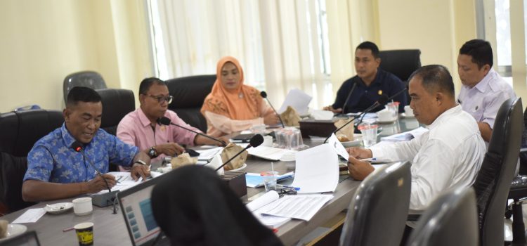 [FOTO] : Rapat Komisi I DPRK Banda Aceh dengan Mitra Kerja Badan Kesbang Pol Kota Banda Aceh