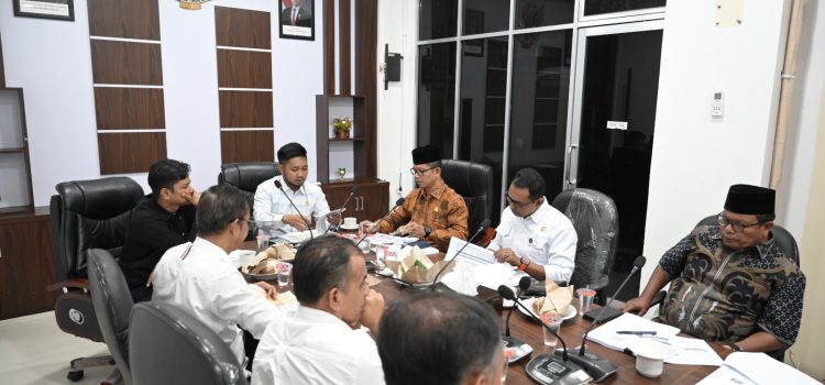 [FOTO] : Rapat Komisi II DPRK Banda Aceh dengan Dinas Pangan Pertanian Kelautan dan Perikanan Kota Banda Aceh