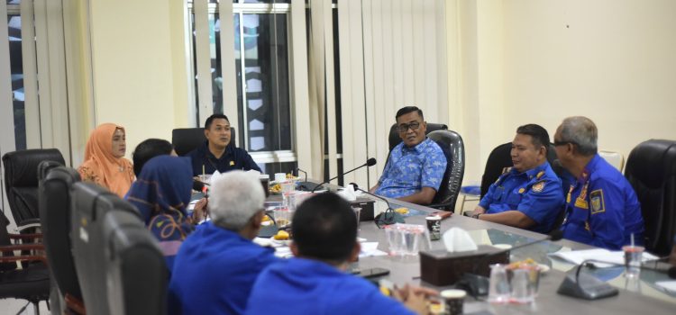 [FOTO] : Rapat Komisi I DPRK Banda Aceh dengan Mitra Kerja Diskominfotik dan Damkar Kota Banda Aceh