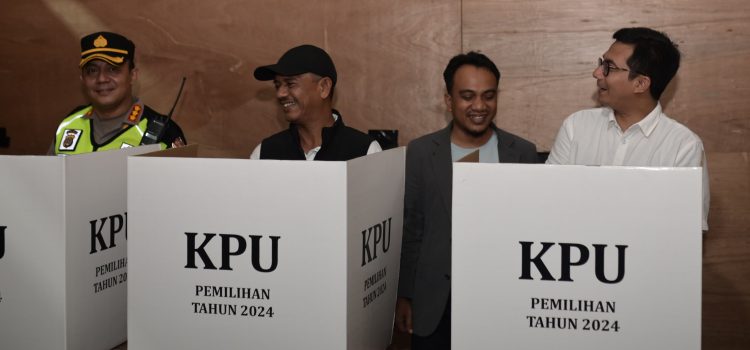 [FOTO] : Pengecekan Kesiapan TPS Bersama FORKOPIMDA Banda Aceh