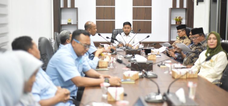 [FOTO] : Rapat Komisi II dengan mitra kerja Perumdam Tirta Daroy