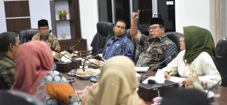 [FOTO] : Rapat Komisi II dengan mitra kerja BPBD Kota Banda Aceh