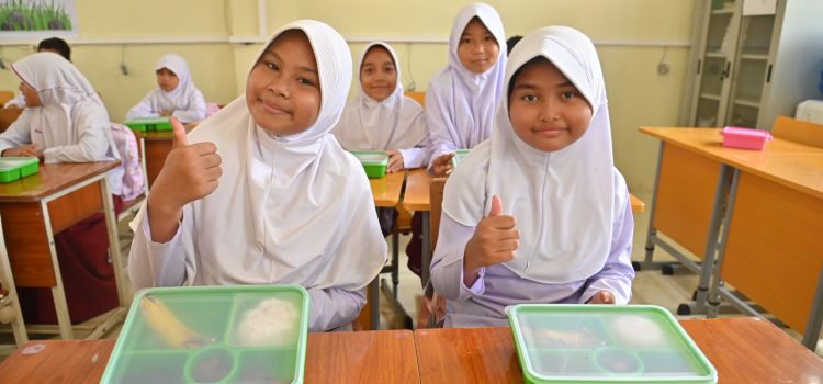 Luncurkan Makan Bergizi Gratis, Wakil Ketua Dewan Apresiasi Pemko Banda Aceh Luncurkan Makan Bergizi Gratis, Wakil Ketua Dewan Apresiasi Pemko Banda Aceh