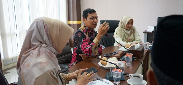 Rapat Komisi IV DPRK Banda Aceh dengan Mitra Kerja