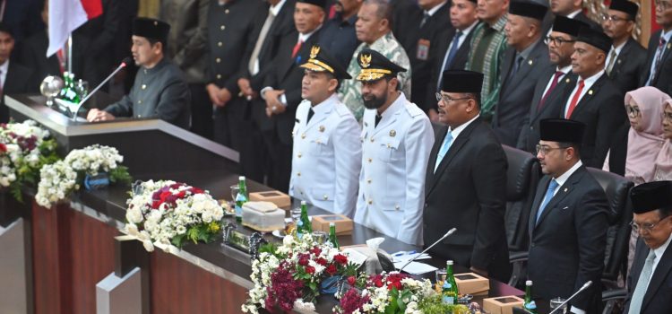 Ketua DPRK Banda Aceh Menghadiri Rapat Paripurna di Gedung Utama DPR Aceh