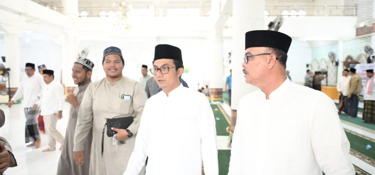 Ketua DPRK Banda Aceh menghadiri acara Pembukaan Acara Anak Cinta Masjid – Anak Mulia Subuh Berjamaah se-Kecamatan Kuta Alam Banda Aceh