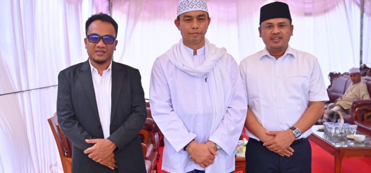 Wakil Ketua I DPRK Kota Banda Aceh, menghadiri takziah di rumah almarhum Ulama Abu Kuta Krueng