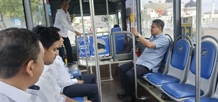 Transkutaraja Layani Rute Lampaseh – Lambung, Wakil Ketua DPRK Daniel Abdul Wahab Jadi Penumpang Perdana