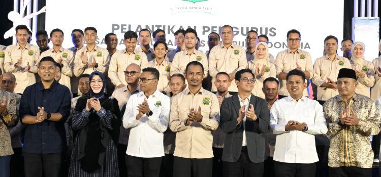 Galeri : Ketua DPRK Banda Aceh menghadiri Pelantikan Pengurus PBSI Kota Banda Aceh