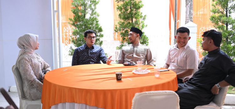 Galeri : Open House hari 1 di Rumah Dinas Ketua DPRK Banda Aceh Galeri : Open House hari 1 di Rumah Dinas Ketua DPRK Banda Aceh