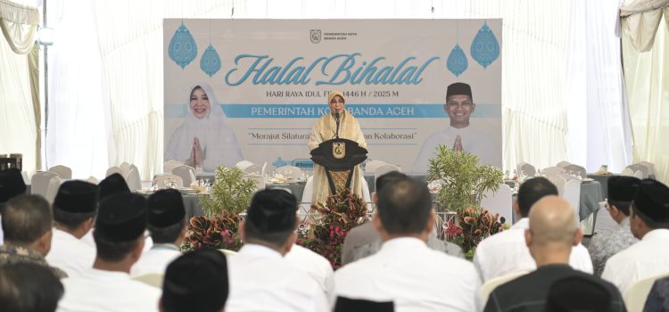 Galeri : Pimpinan dan anggota DPRK Banda Aceh Menghadiri Kegiatan Halal Bihalal Pemkot Banda Aceh