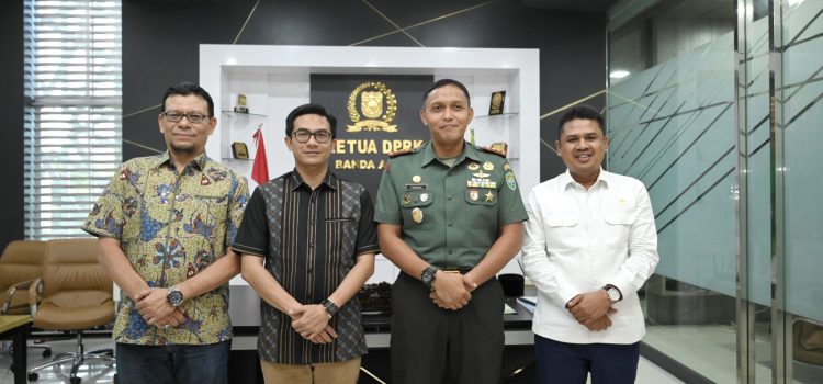 Galeri : Pimpinan DPRK Terima Audiensi Kodim 0101/KBA