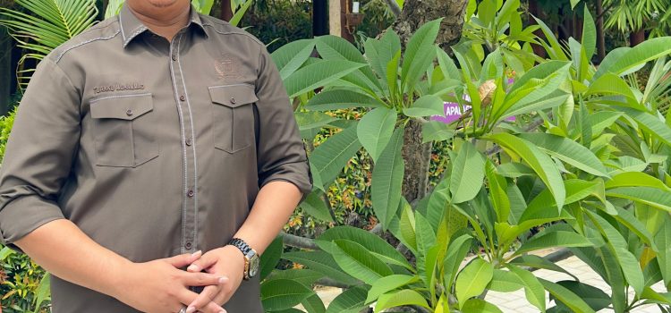 Tuanku Muhammad: Mari Sejukkan Banda Aceh dengan Menanam Pohon Tuanku Muhammad: Mari Sejukkan Banda Aceh dengan Menanam Pohon