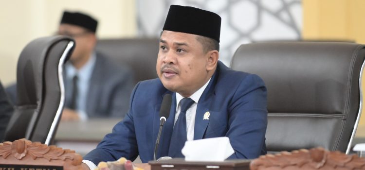 Fraksi Dewan Banda Aceh Sampaikan Pandangannya Terhadap Perubahan Qanun Tentang Pajak Retribusi Daerah Fraksi Dewan Banda Aceh Sampaikan Pandangannya Terhadap Perubahan Qanun Tentang Pajak Retribusi Daerah