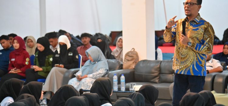 Wakil Ketua DPRK Banda Aceh Motivasi Mahasiswa Baru di PKKMB FKIP Universitas Serambi Mekkah