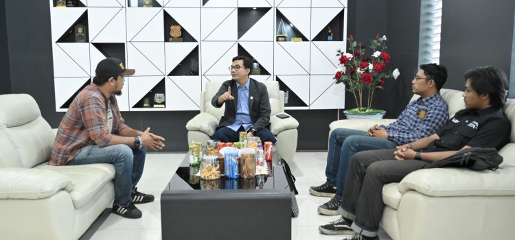 Galeri : Silaturrahmi dengan HoKA di Ruang Kerja Ketua DPRK Banda Aceh