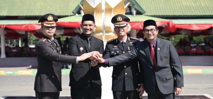 Galeri : Ketua DPRK Banda Aceh Menghadiri Upacara dalam rangka Hari Bhayangkara yang ke 79th di Lapangan Blang Padang Banda Aceh