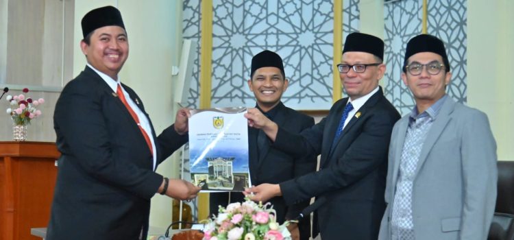 Fraksi PKS Minta Walikota Tambah Anggaran untuk Perbaiki Jalan Berlubang Fraksi PKS Minta Walikota Tambah Anggaran untuk Perbaiki Jalan Berlubang